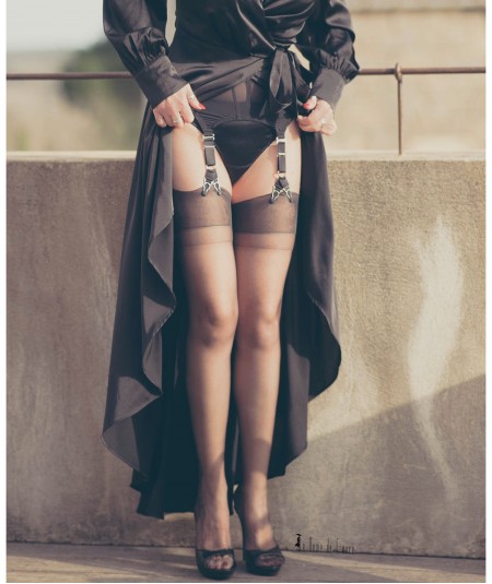 bas nylon aspect 10 deniers très doux et fins chez la dame de France