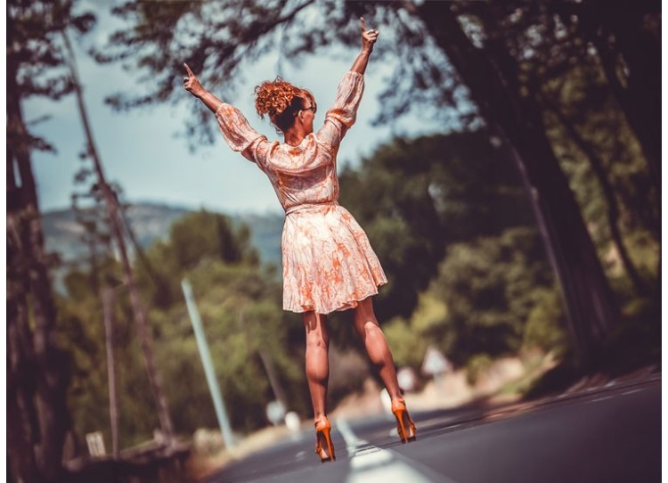La Liberté en Bas Couture : Revendiquer sa Féminité en 2026